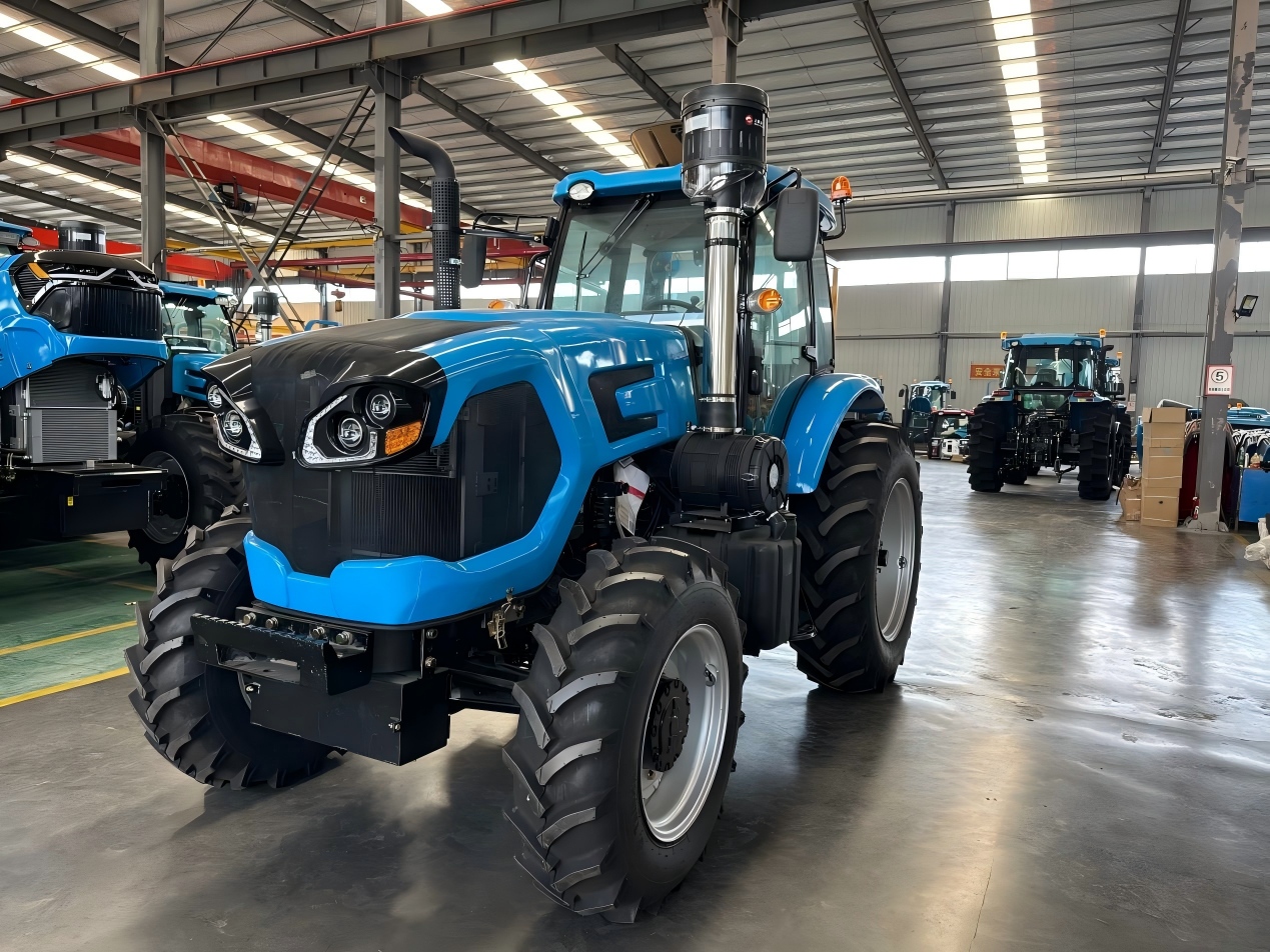 A nagy lóerős kínai traktorok a nagyüzemi mezőgazdaság fő erőjévé válnak Afrikában